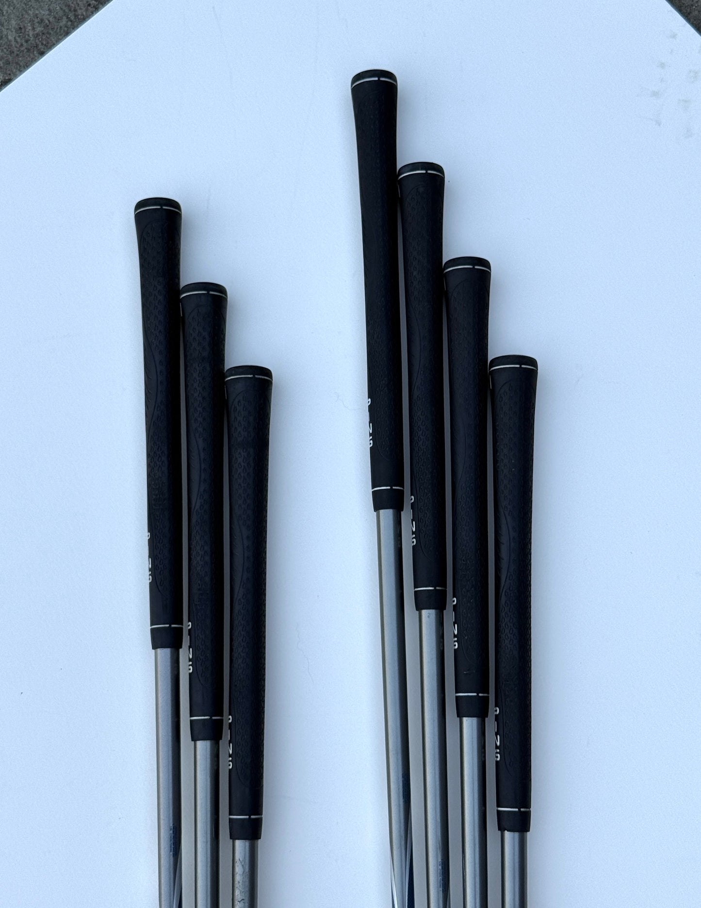 Ping G5 4-PW Black Dot Regular Flex Iron Set