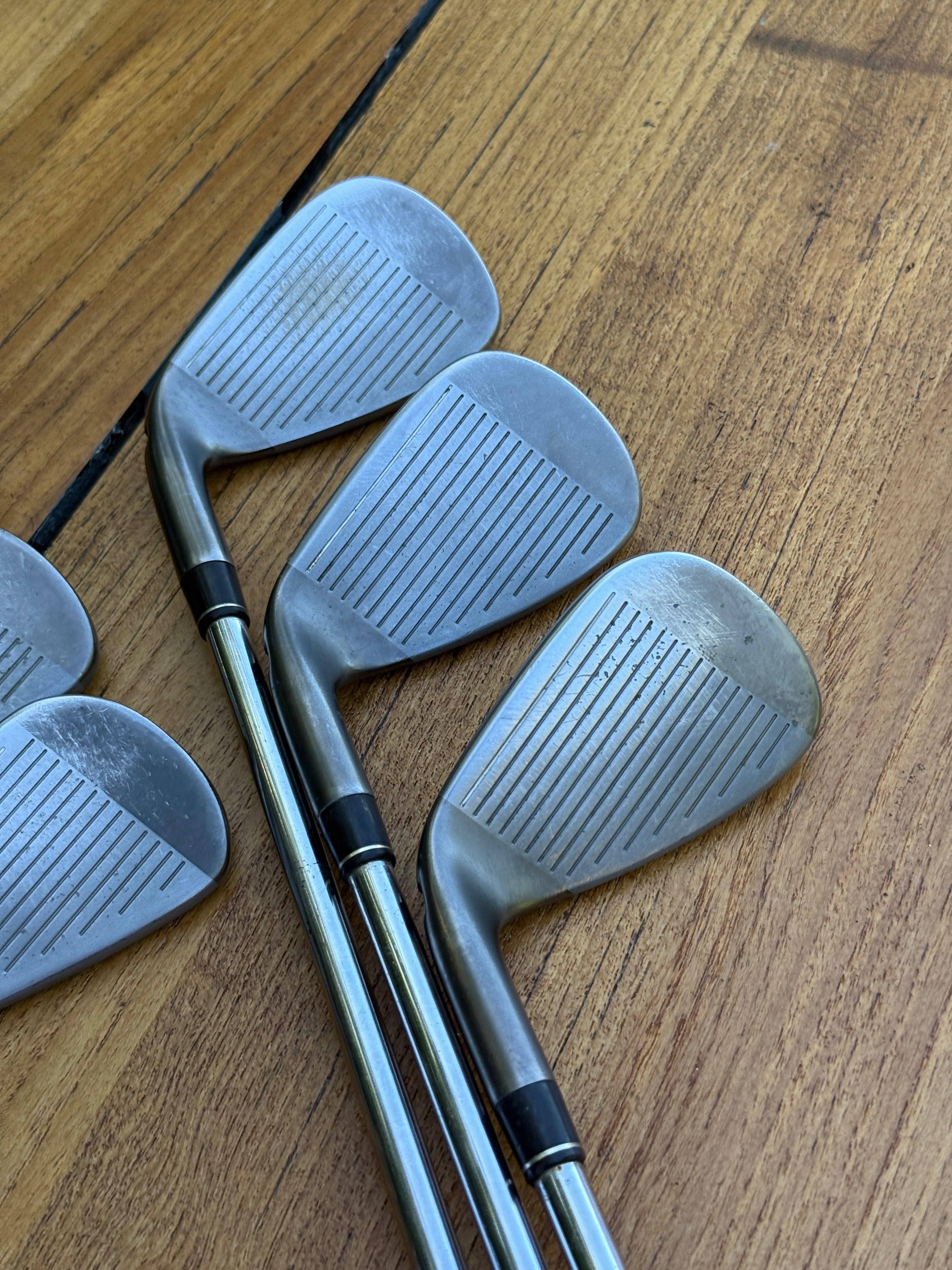 Taylormade Speedblade 5-PW Iron Set w/85g Regular Flex Steel Shafts