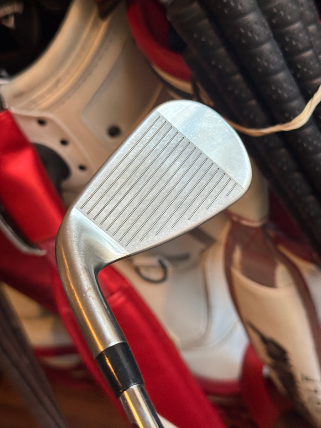 Titleist T300 8 Iron w/DG X100 Extra Stiff Steel Shaft