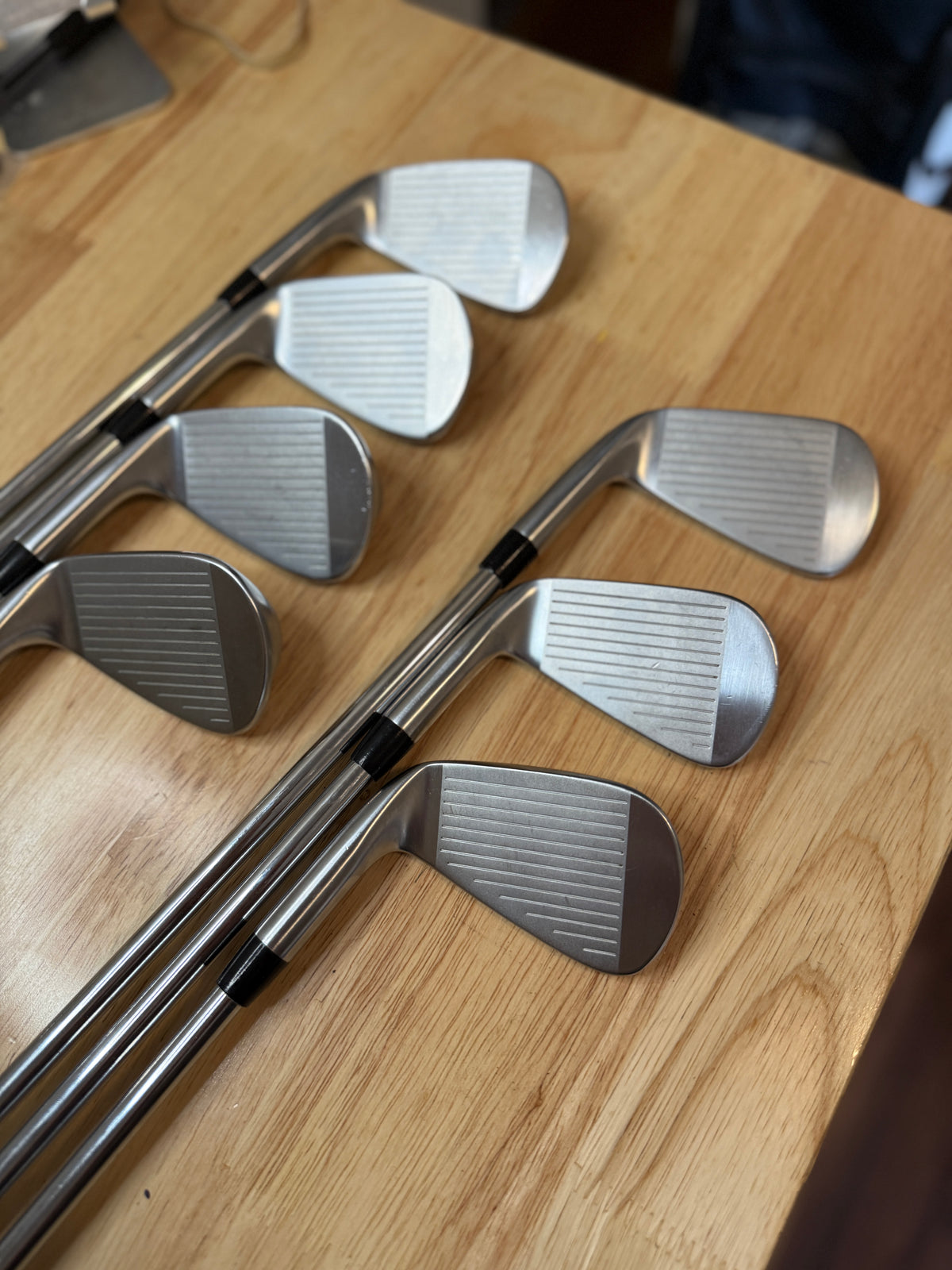 Takomo 301CB 4-PW w/KBS Tour Lite 85g Regular Shafts