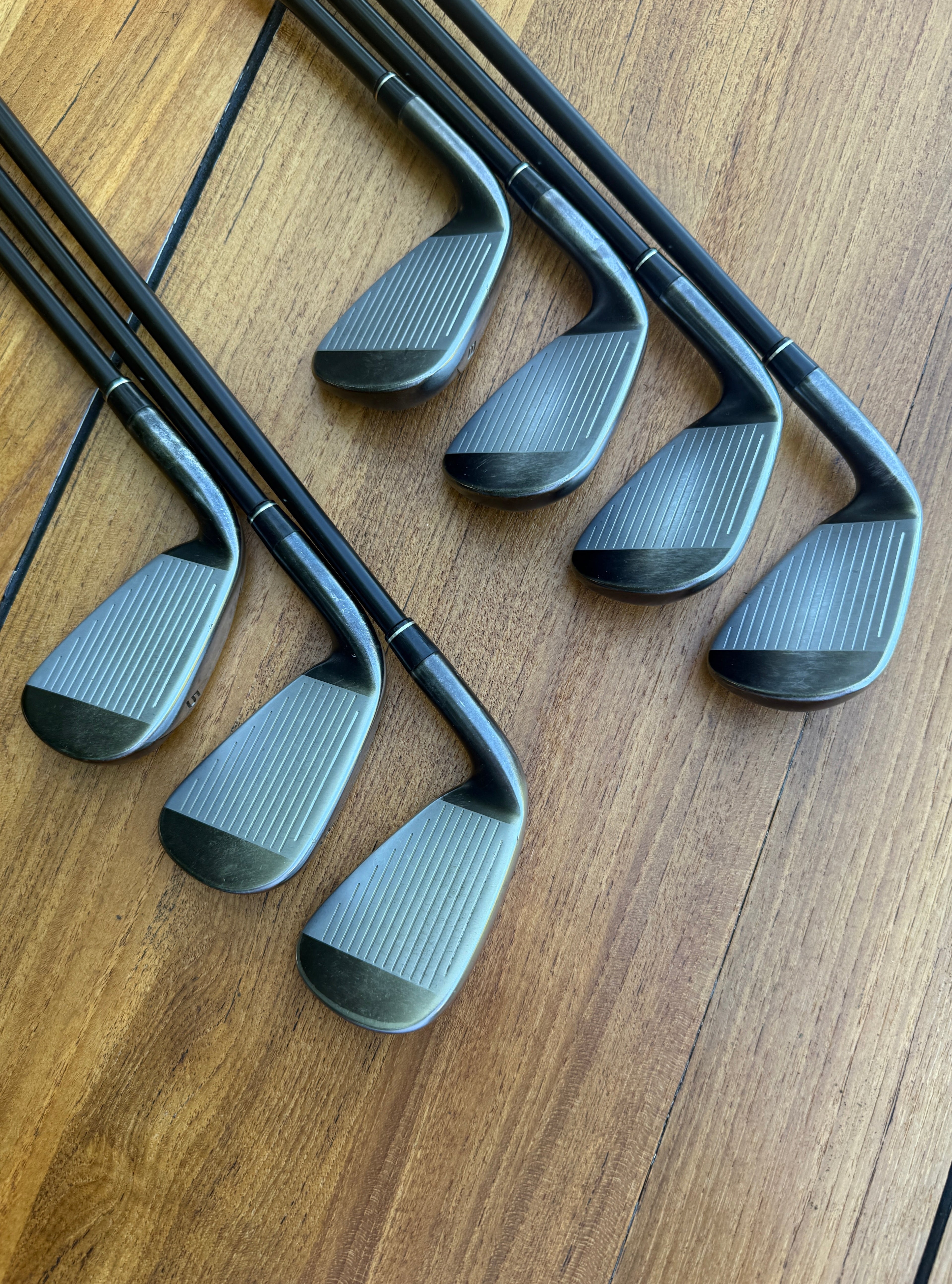 Taylormade Burner 2.0 5-PW, AW Iron Set w/Graphite Regular Flex Shafts