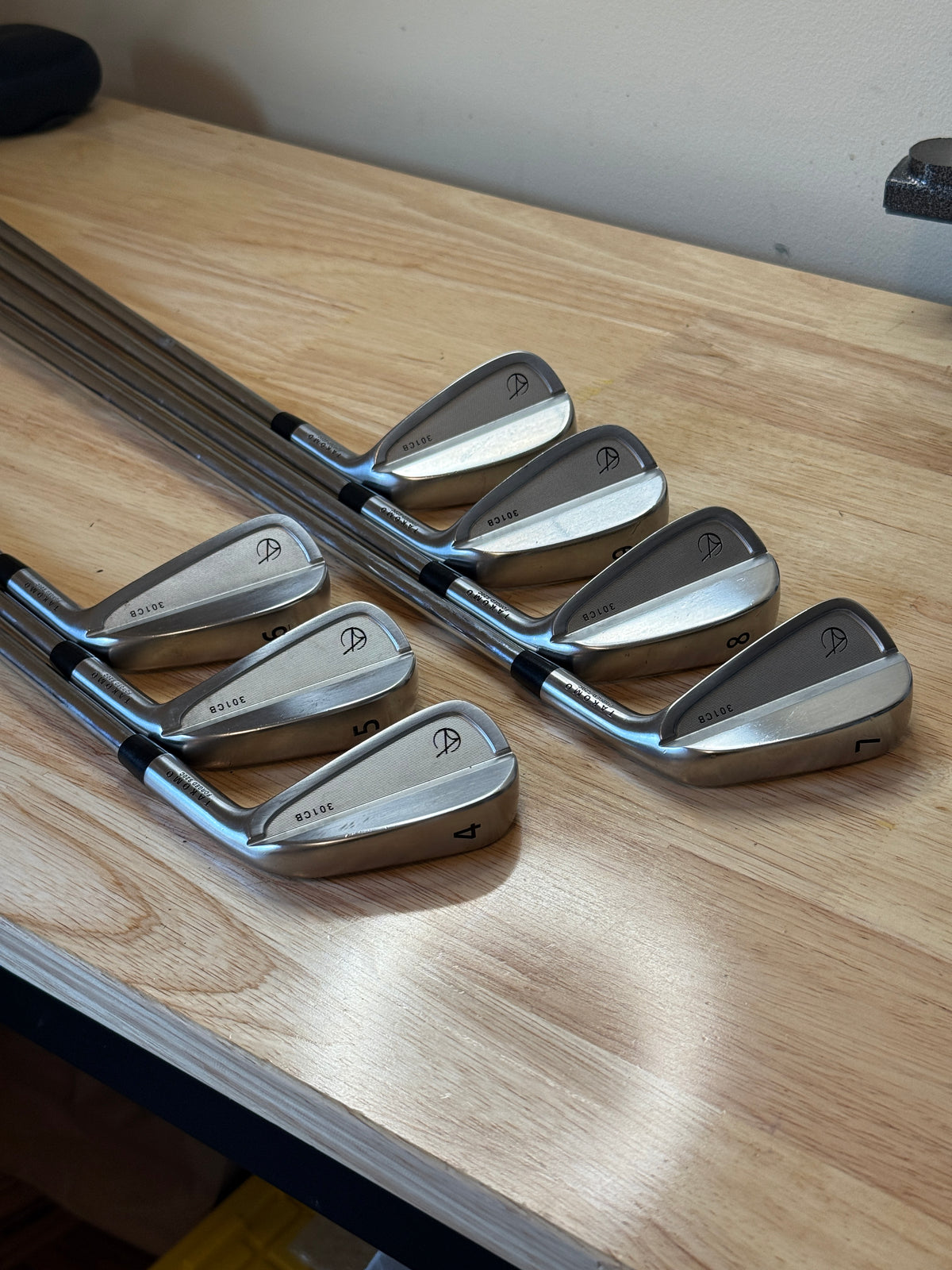 Takomo 301CB 4-PW w/KBS Tour Lite 85g Regular Shafts