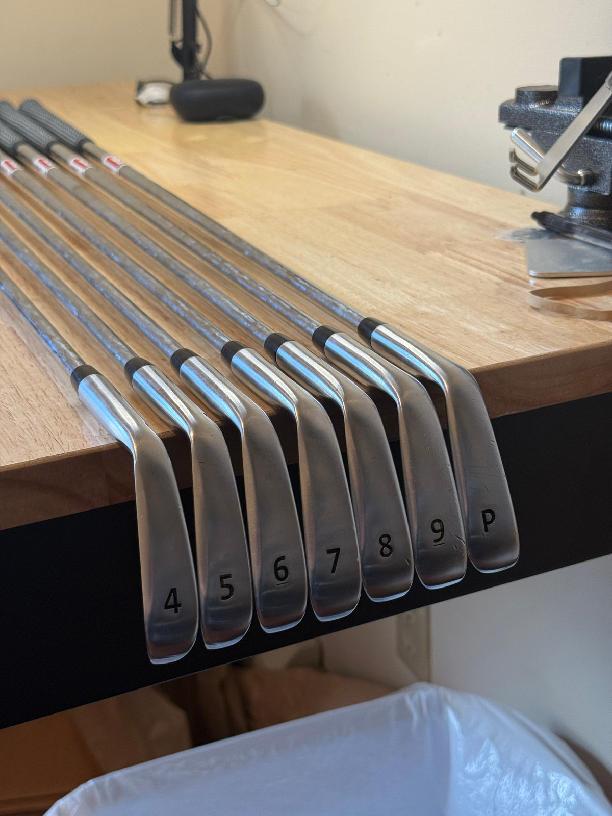 Takomo 301CB 4-PW w/KBS Tour Lite 85g Regular Shafts