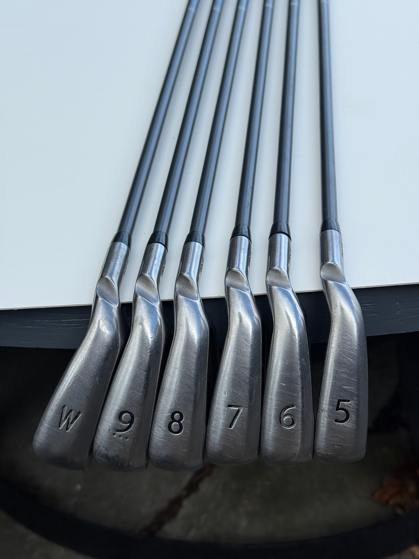 Ping G Series 5-PW Iron Set White Dot w/Regular Flex Graphite Shafts