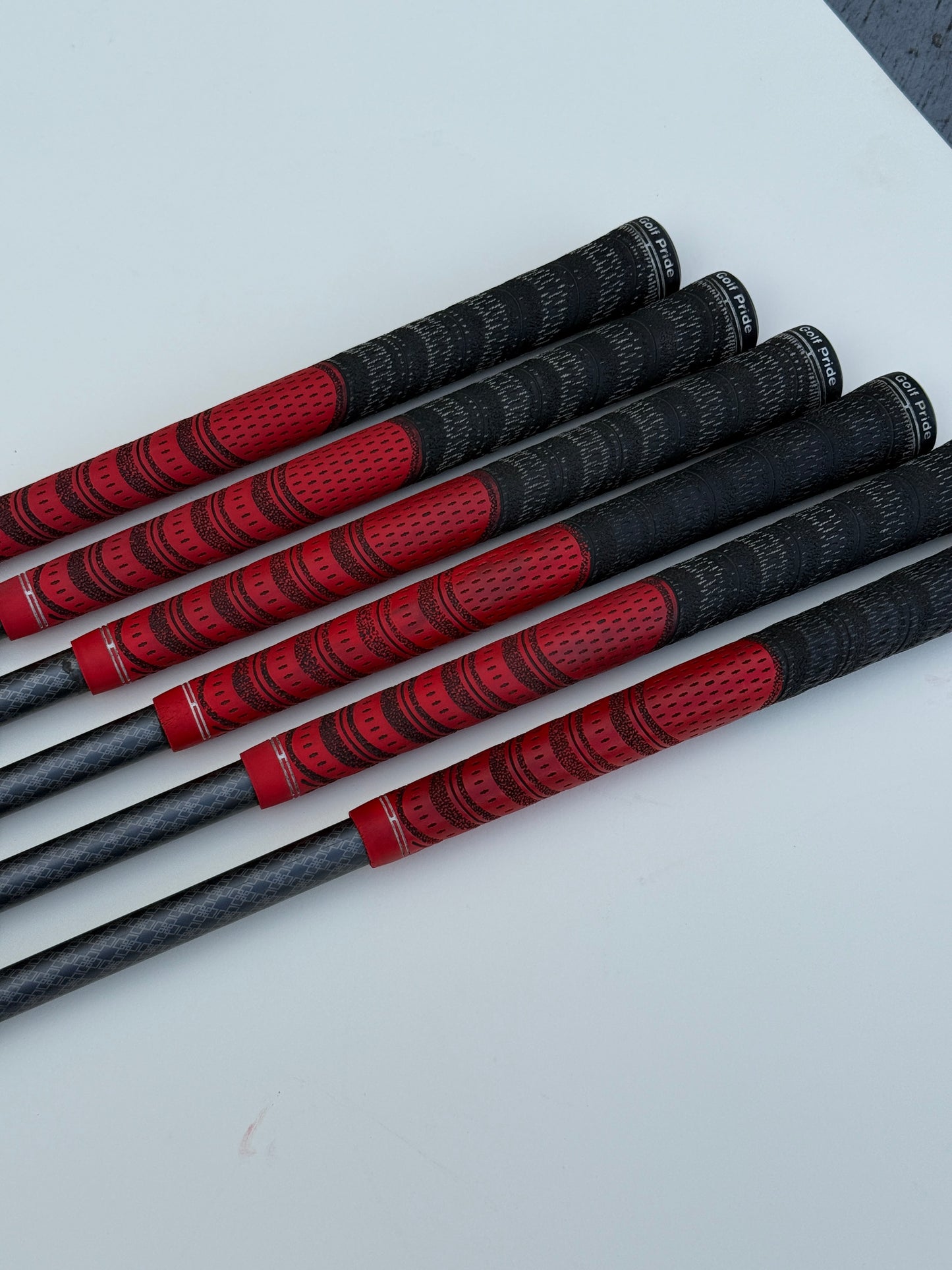 Ping G Series 5-PW Iron Set White Dot w/Regular Flex Graphite Shafts