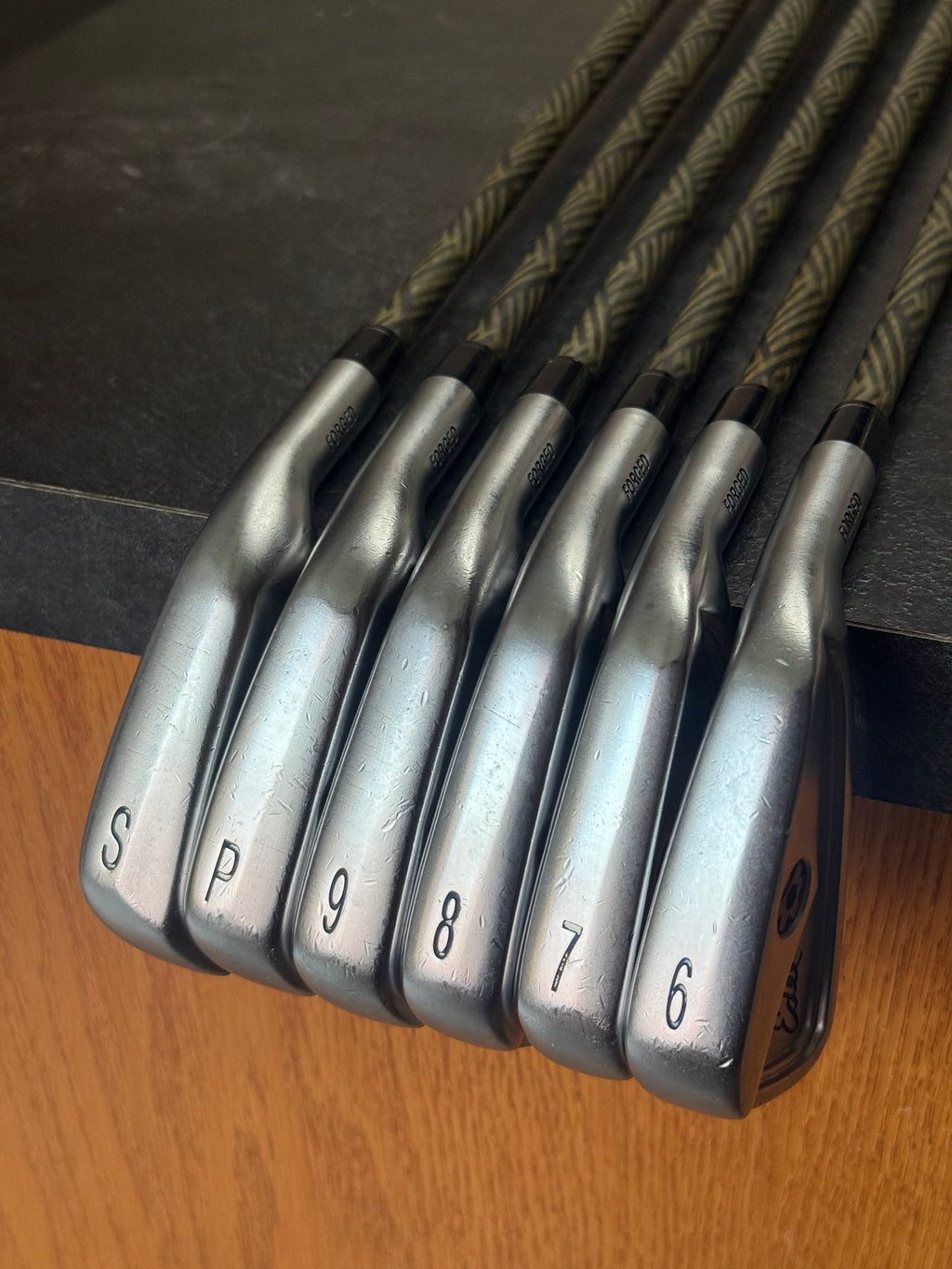 Edel SLS-01 Single Length Iron Set 6-PW, SW w/Senior Flex Graphite Shafts