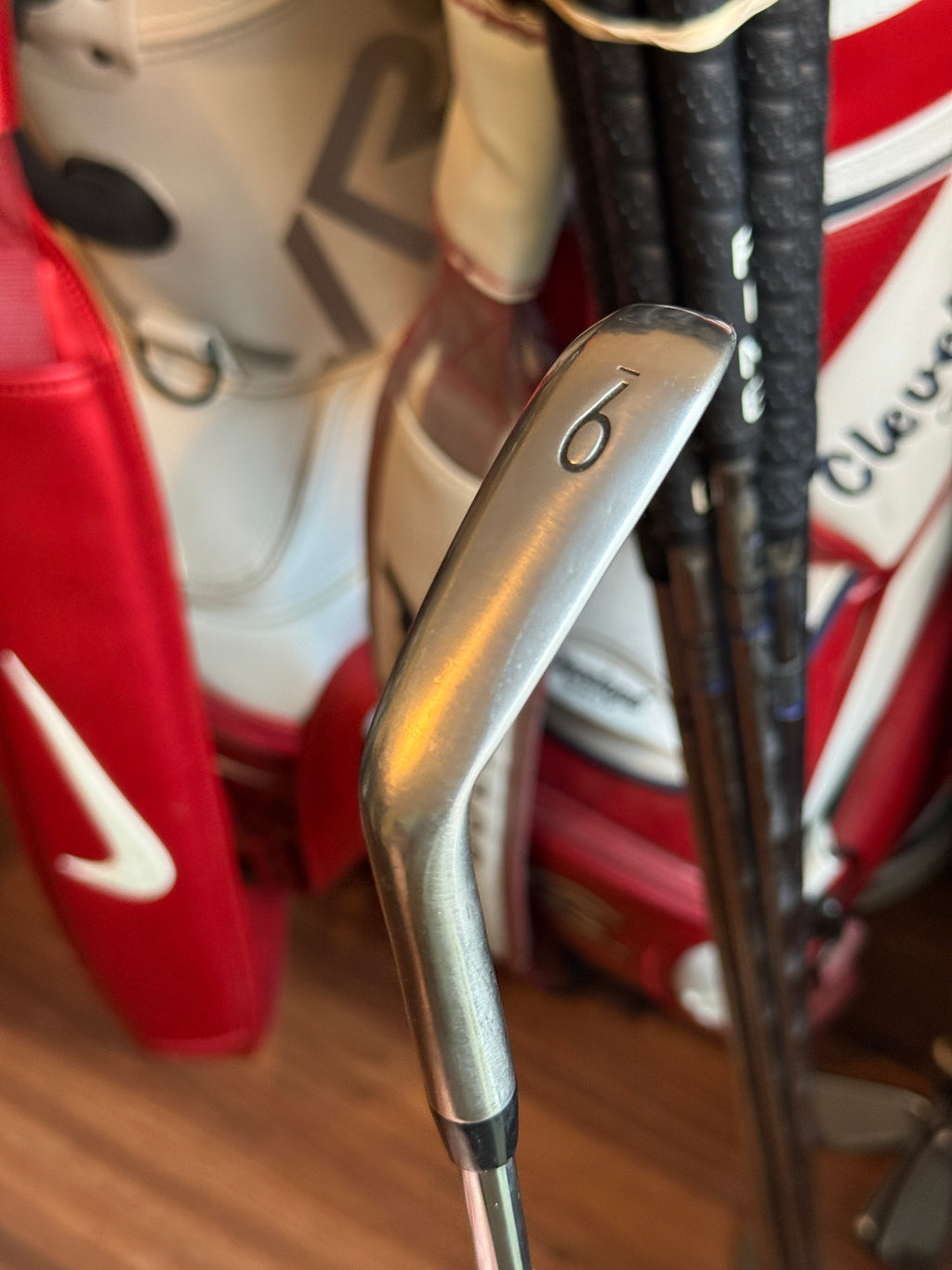 Titleist T300 9 Iron w/AMT Red R300 Regular Steel Shaft