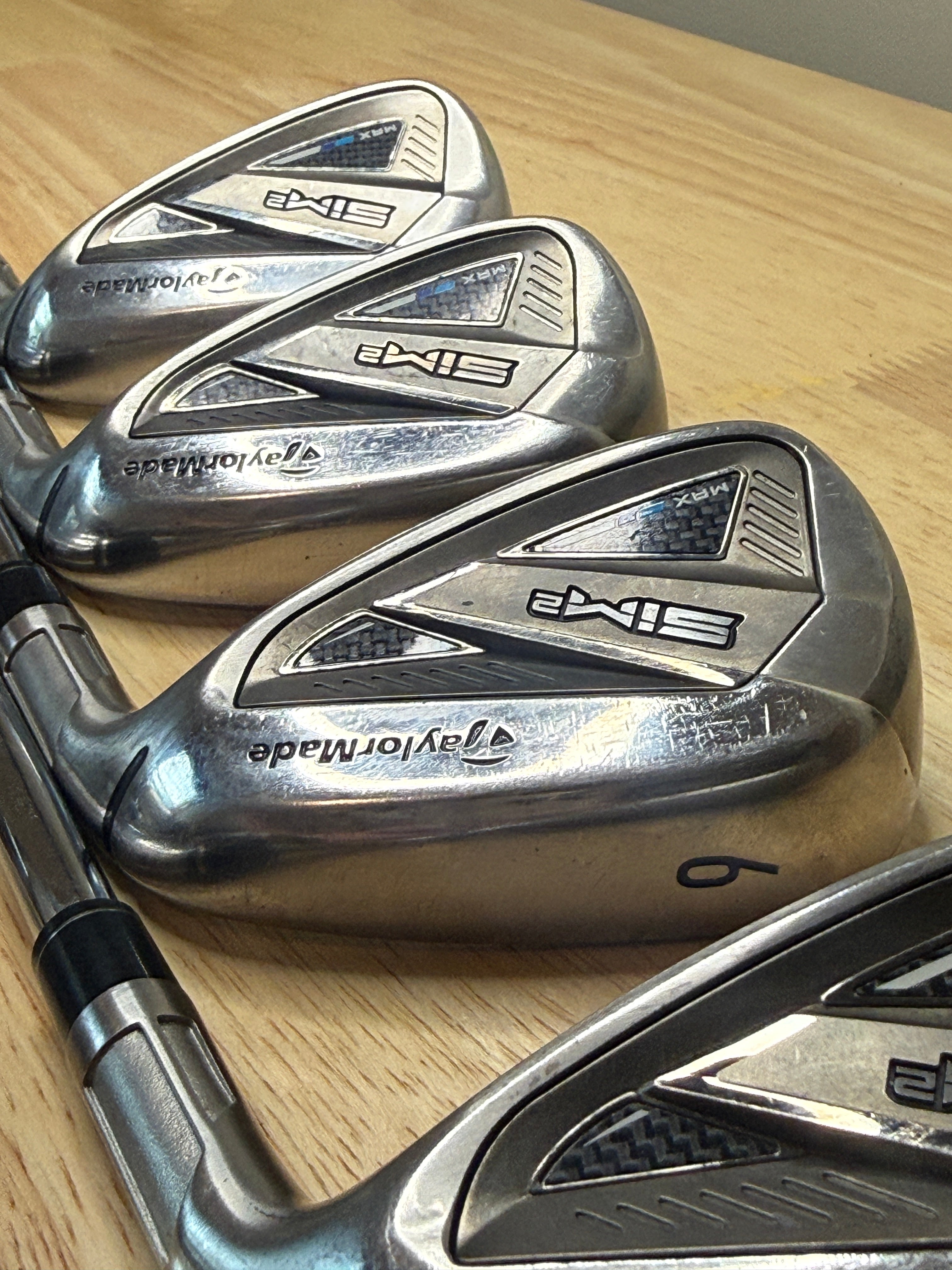 Taylormade Sim2 Max 5-PW, AW Iron Set w/85g Regular Flex Steel Shafts