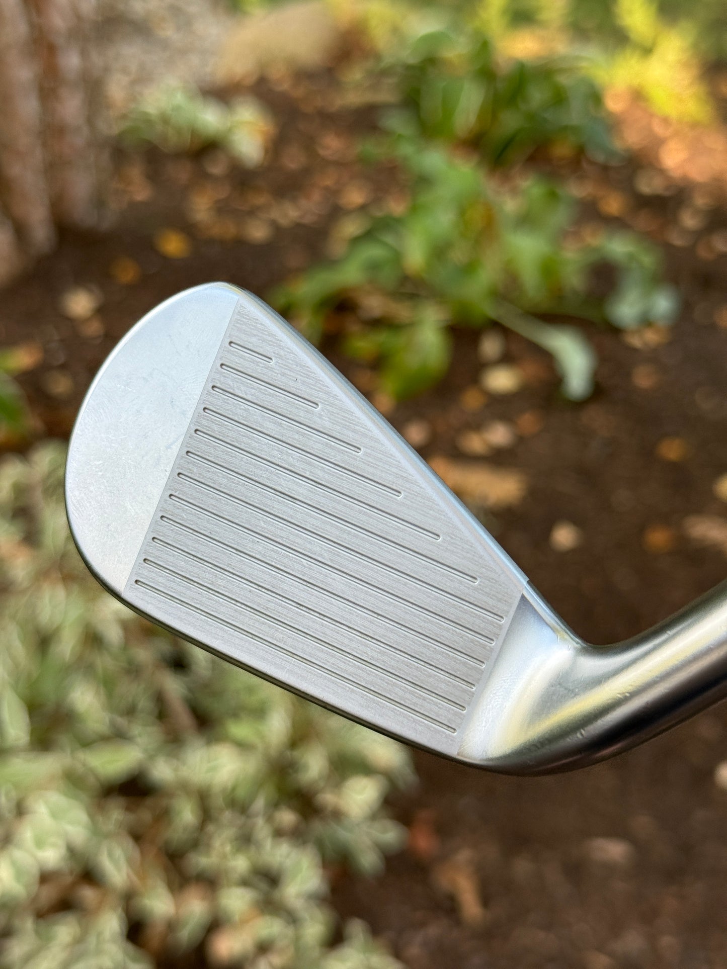 Srixon ZXiU 18* 2 Iron w/Tour Ad 95g X-Stiff Shaft